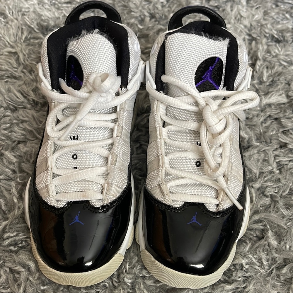 Boys Air Jordan White/Black Size 13 boys